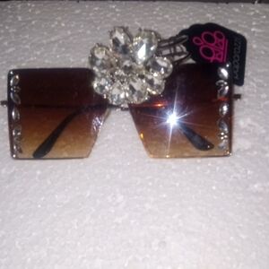 Elegant Brown Gradient Sunglasses with Crystal Accents With bracelet or Separate